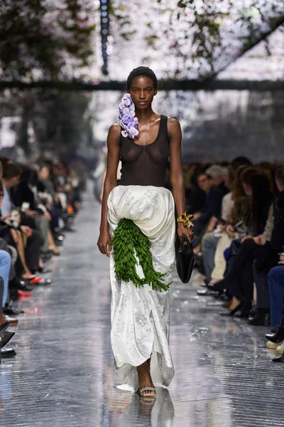 Look 37